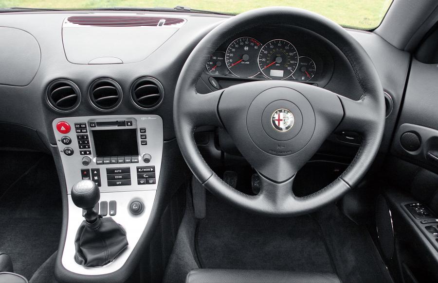 Торпедо Alfa Romeo 166 TI (936) 2004 года  (UK) (фото 11 из 14)